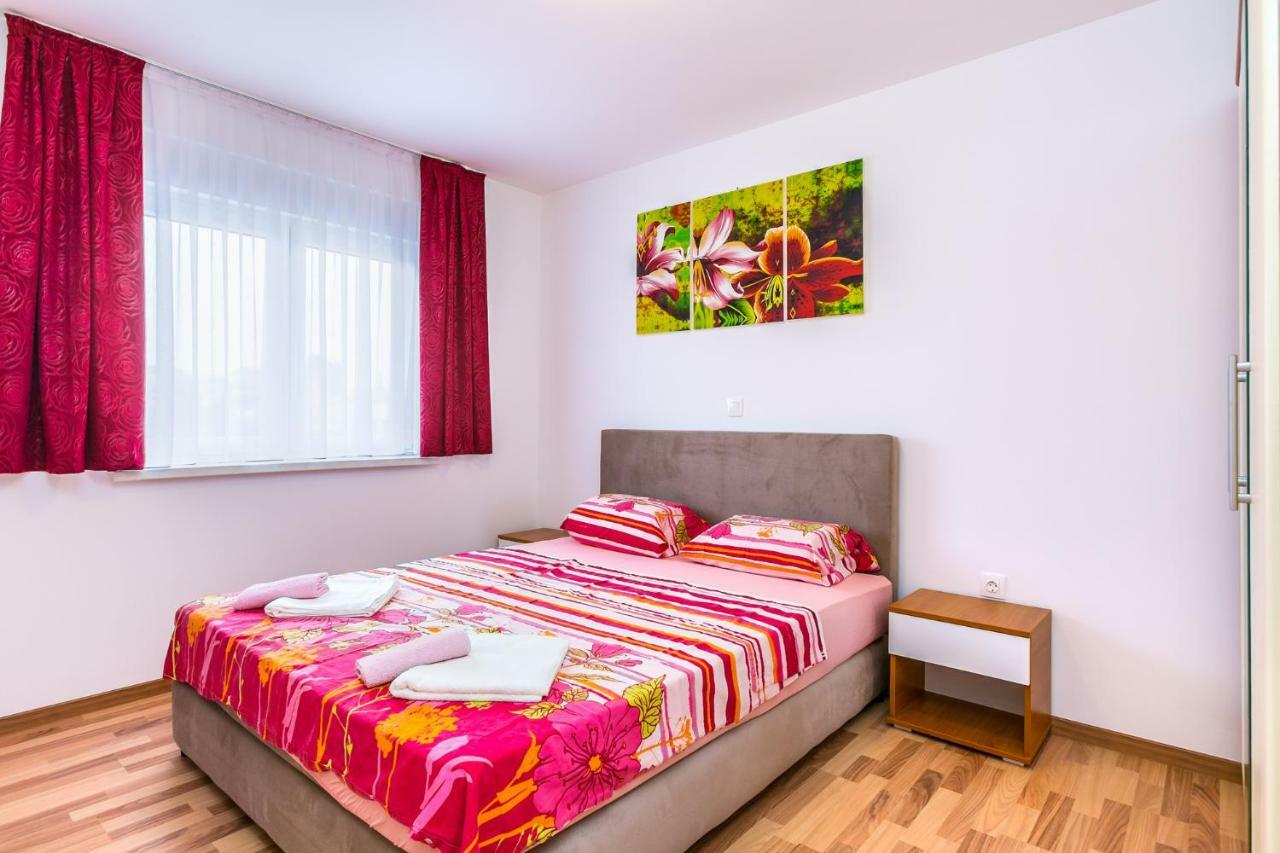 Dragan K3 Hotel Medulin Exterior photo