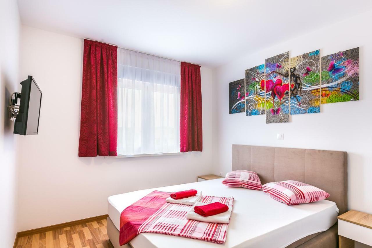 Dragan K3 Hotel Medulin Exterior photo